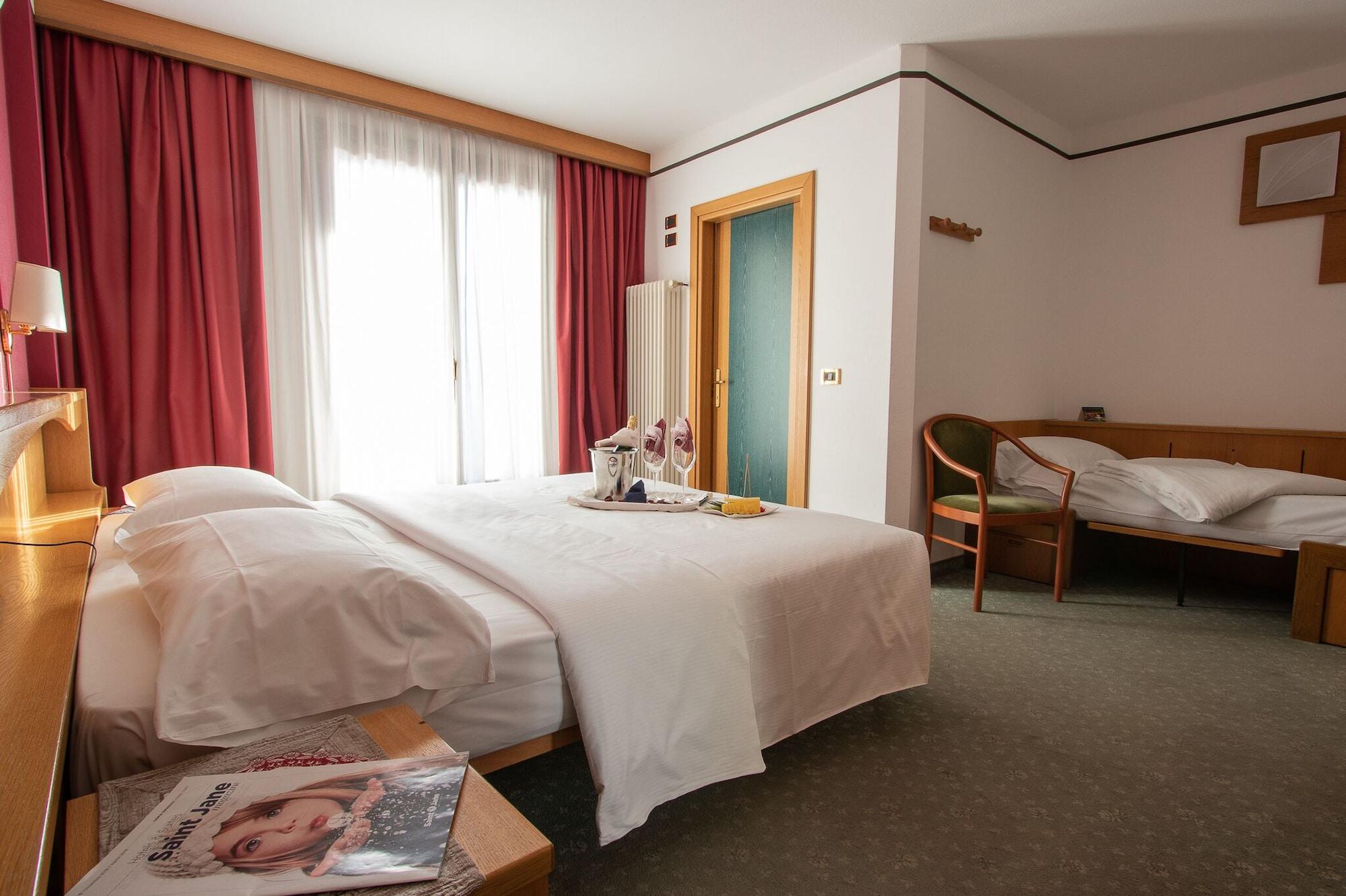 Hotel Santanton Bormio Exterior photo