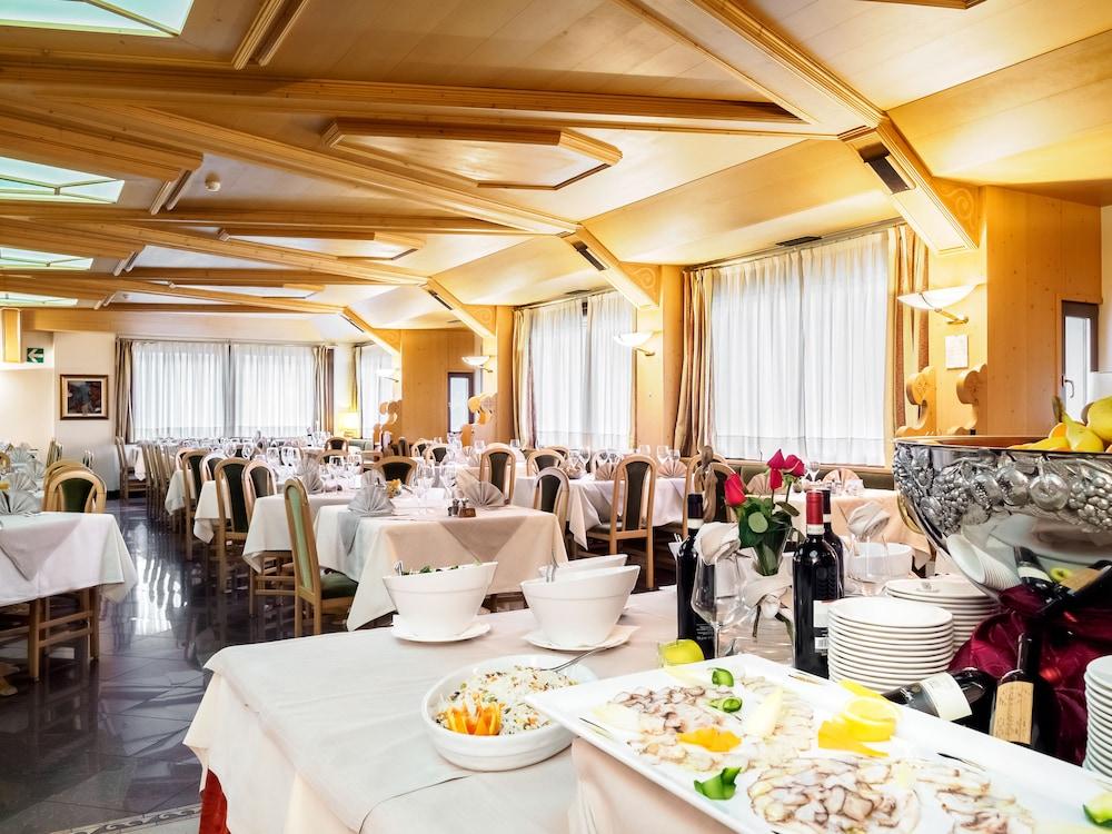 Hotel Santanton Bormio Exterior photo