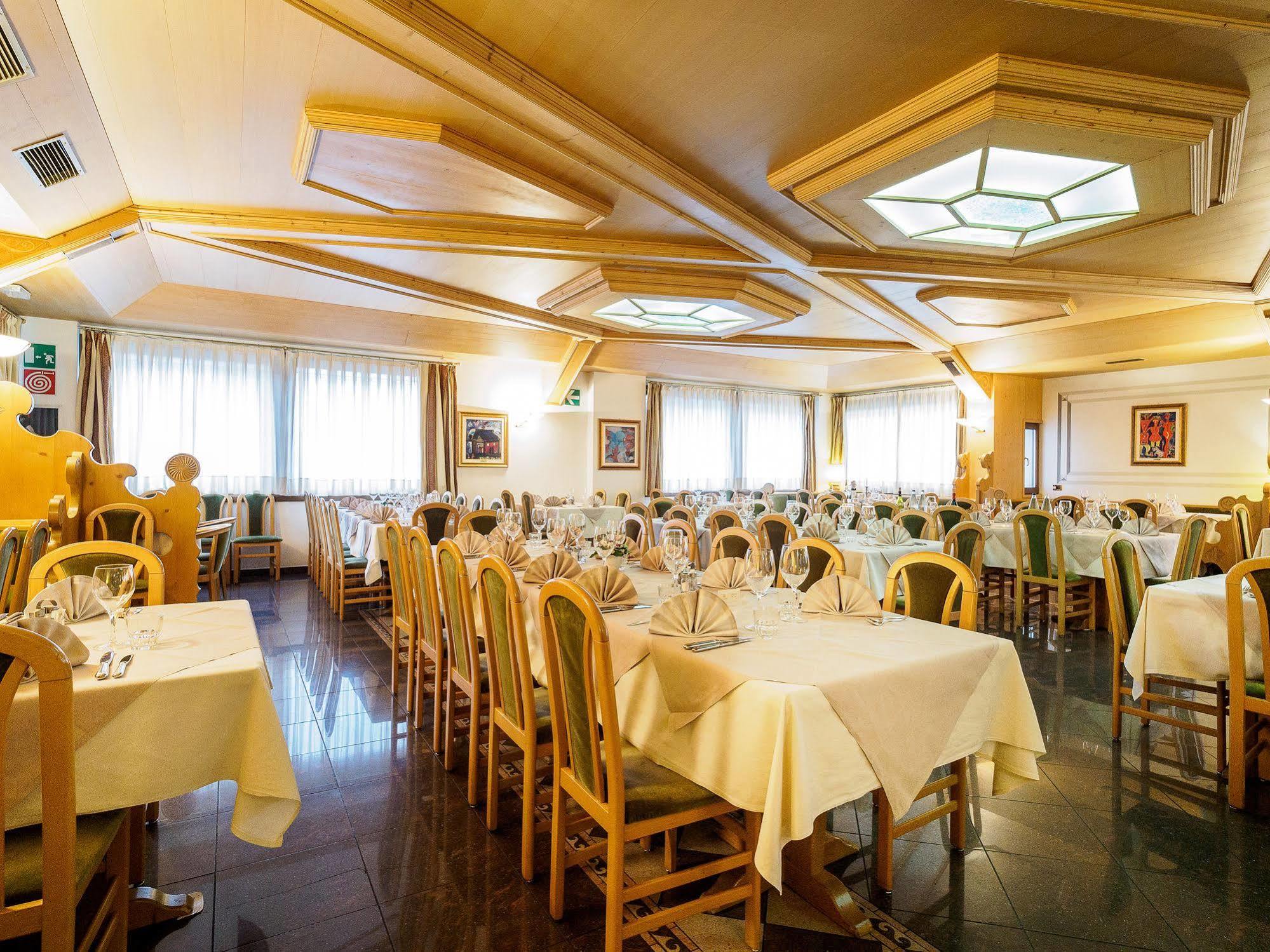 Hotel Santanton Bormio Exterior photo