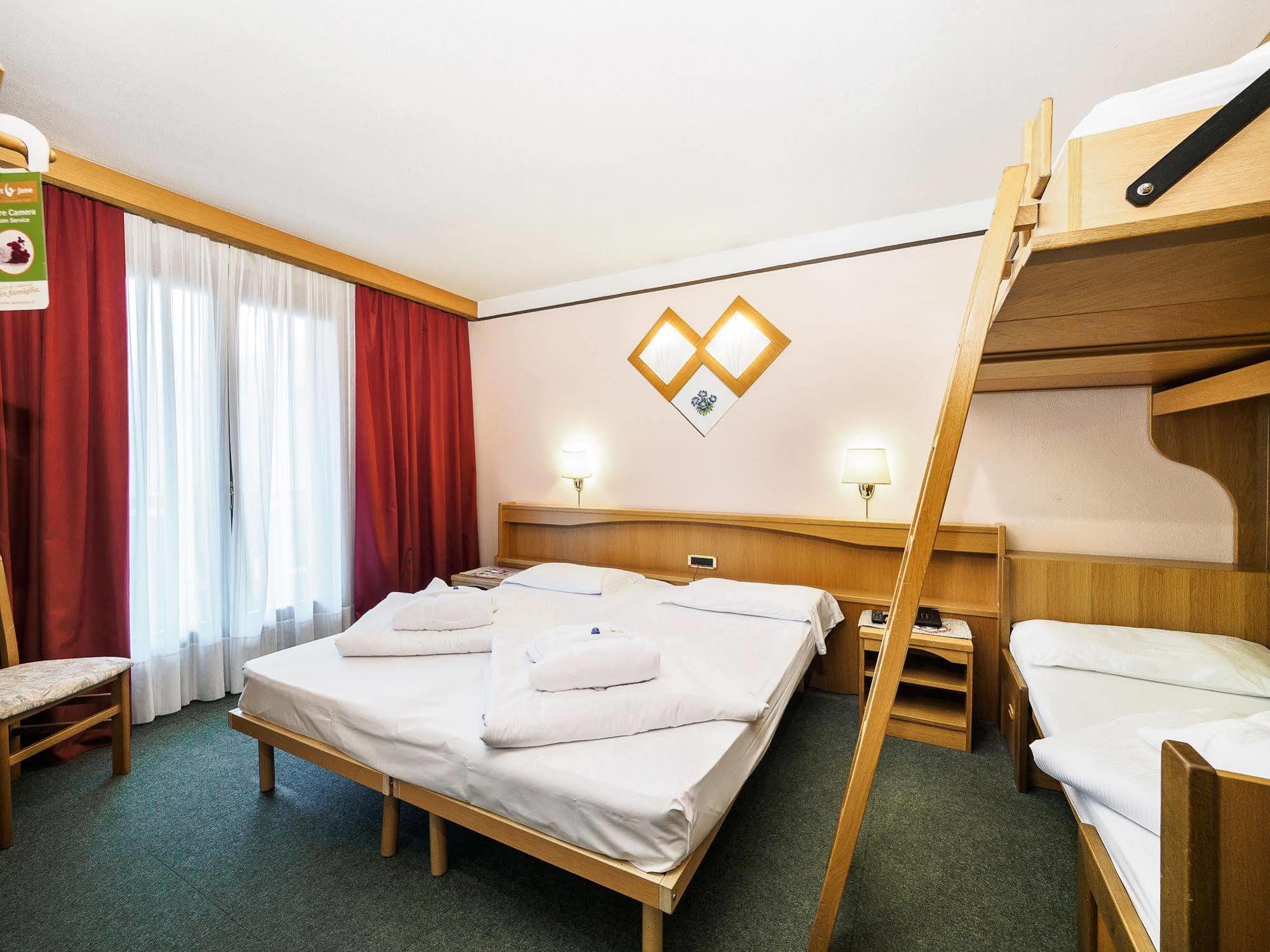 Hotel Santanton Bormio Exterior photo