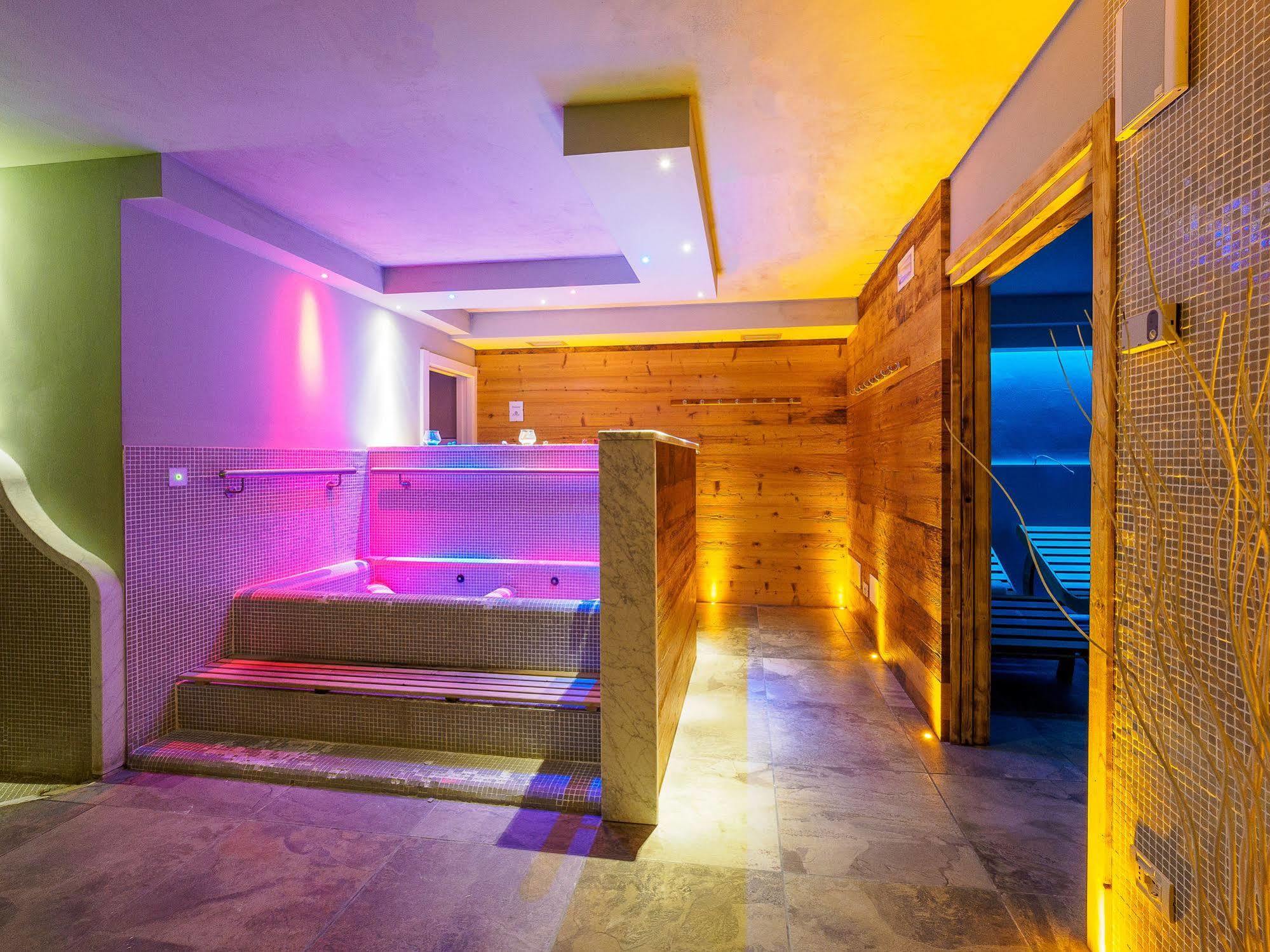 Hotel Santanton Bormio Exterior photo