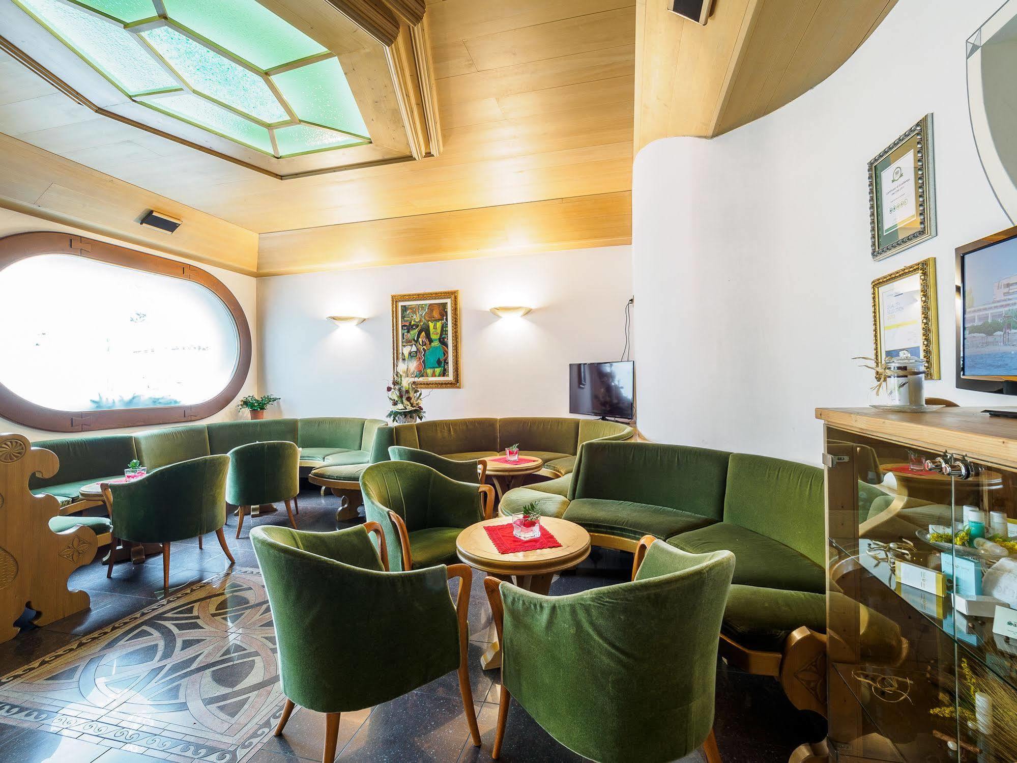 Hotel Santanton Bormio Exterior photo