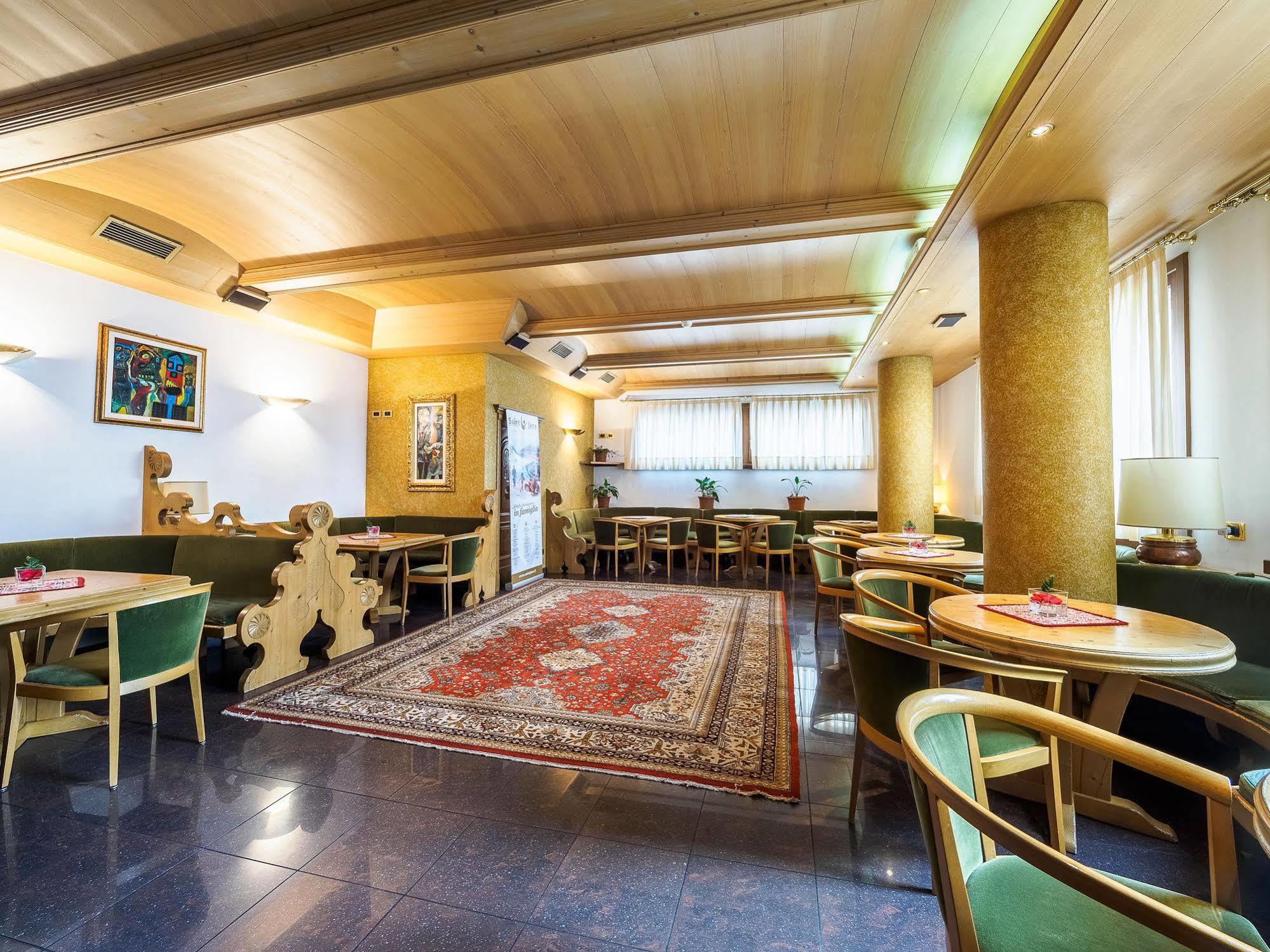 Hotel Santanton Bormio Exterior photo