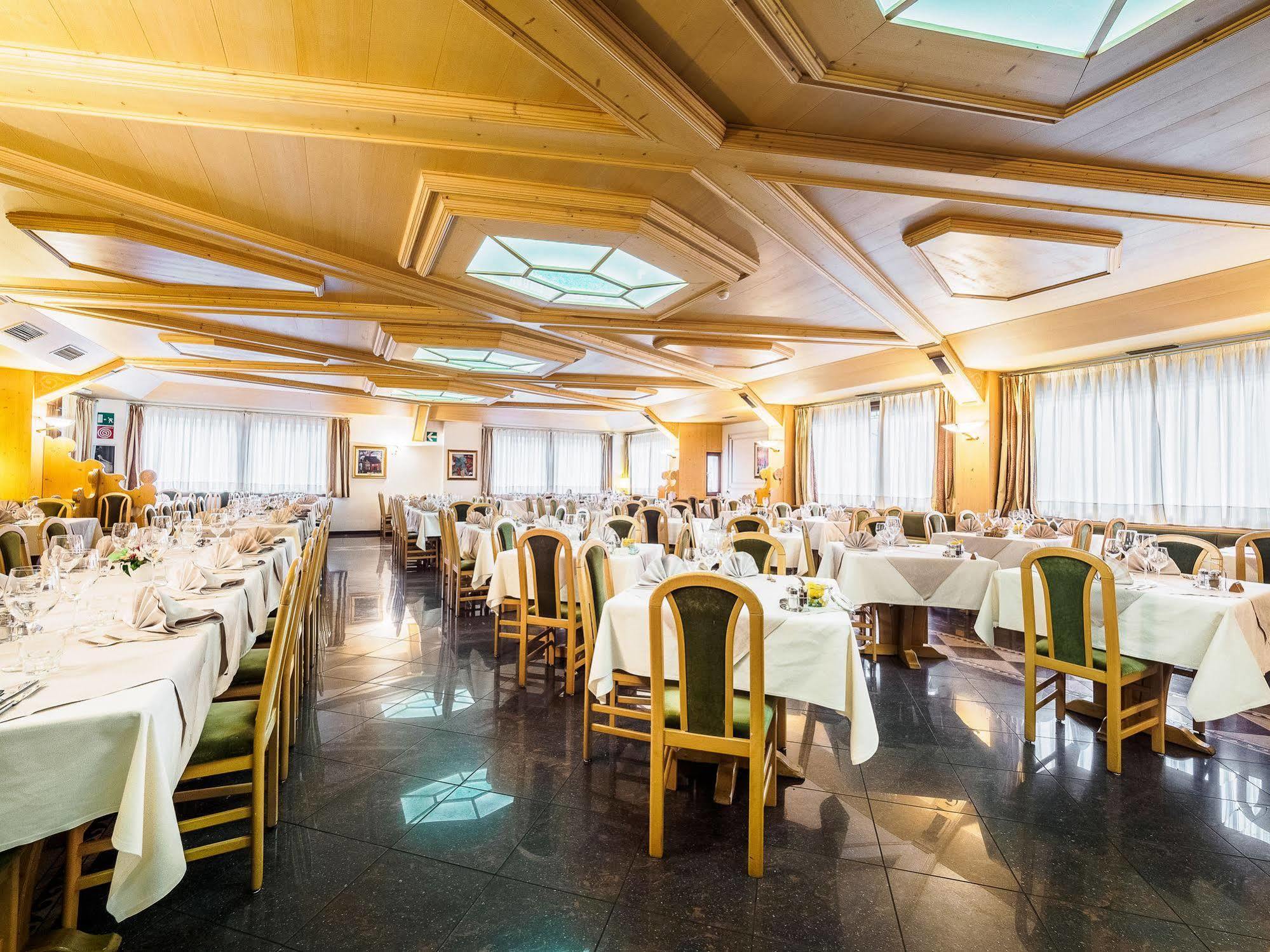 Hotel Santanton Bormio Exterior photo