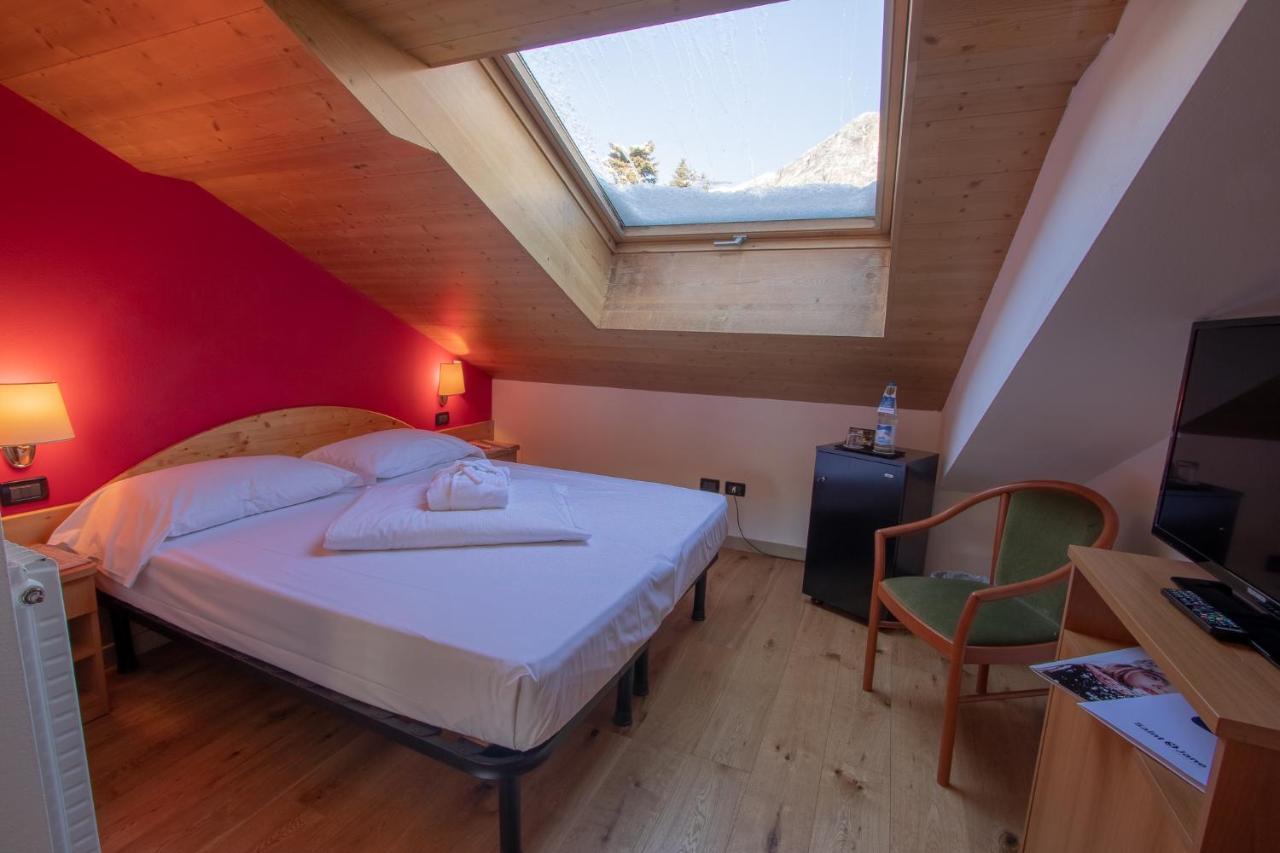 Hotel Santanton Bormio Exterior photo